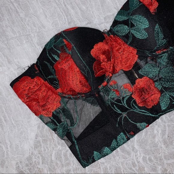 Mesh Rose Patterned Crop - Picture 4 of 6